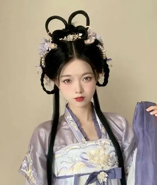 半扎半散古风发型(汉服的搭配妆发有多惊艳) 第2张