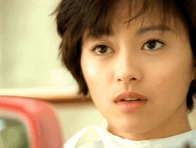 1997年梁咏琪推出首张国语专辑《短发》