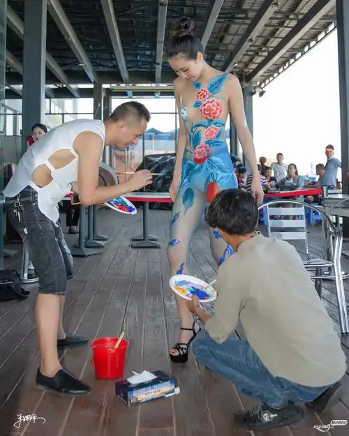翡翠湾滨海旅游度假区人体彩绘秀