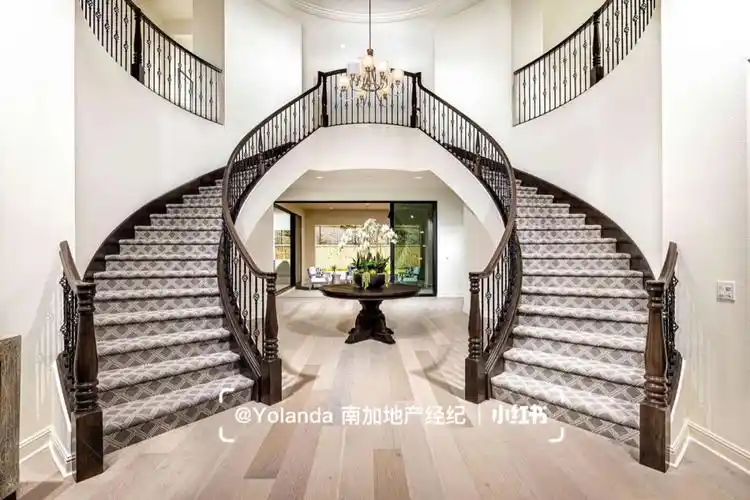 美国独栋别墅92|经典双楼梯 大挑高豪门设计