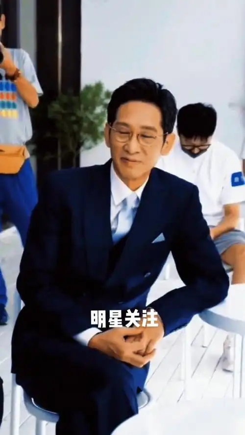 王劲松怒斥年轻演员