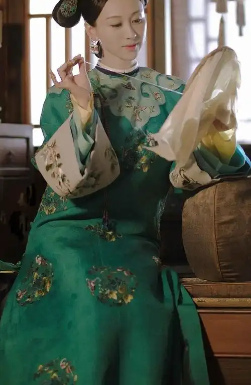 《延禧攻略》又一位腿精,愉妃穿旗袍美成画中人,于正眼光真毒!