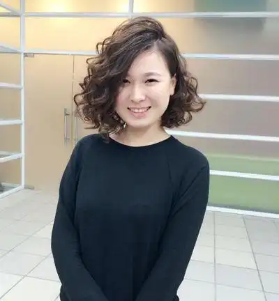 头发稀自然卷适合烫沙宣发型吗 沙宣中长烫发发型图片