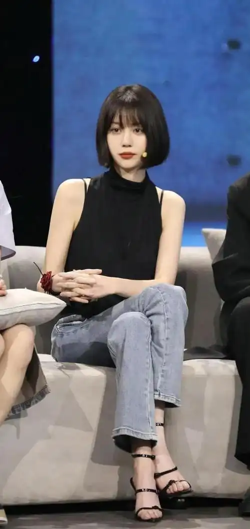 腿精美女李溪芮|壁纸|打卡_网易订阅