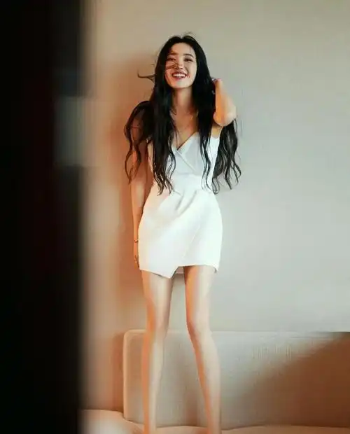 王紫璇高清美艳写真时尚俏丽