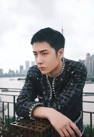 男生穿小香风也不差王一博短发造型简单利索矜贵又绅士