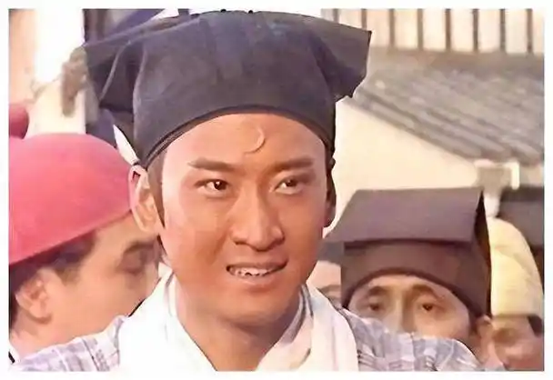 悬疑探案剧一直是观众们喜爱的选择,而梁冠华作为代表人物,在《神探