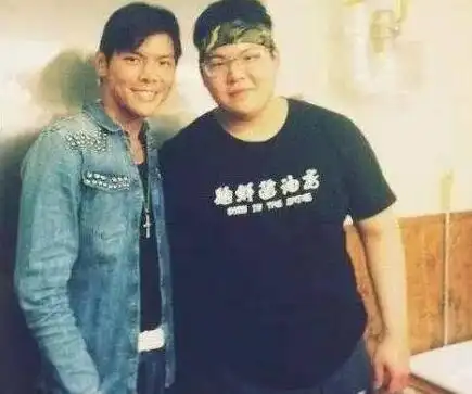 向佐向佑向前,这一家名字真有趣,就差郭碧婷生个儿子叫向后了