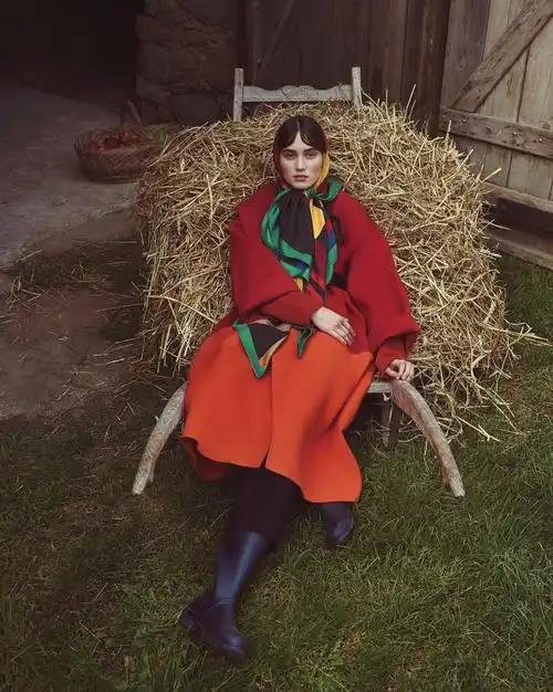 时尚芭莎杂志 外景拍摄时尚人像摄影作品