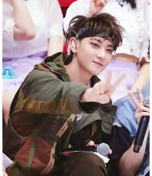 杨紫黄子韬模仿情侣没聊几句就提分手黄子韬没法跟你相处