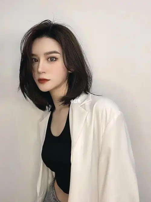 慵懒轻奢"初恋发" 中发发型Ⅲ超级气质拥有女人味的发型 特别显小的