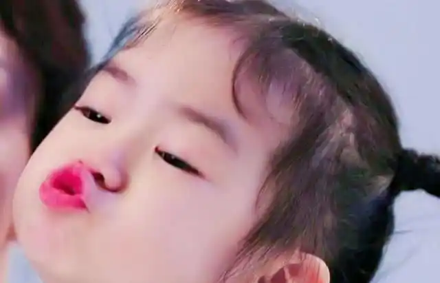 可爱,因此也是圈了无数的粉丝,其实很多的人都应该知道lucky和戚薇的