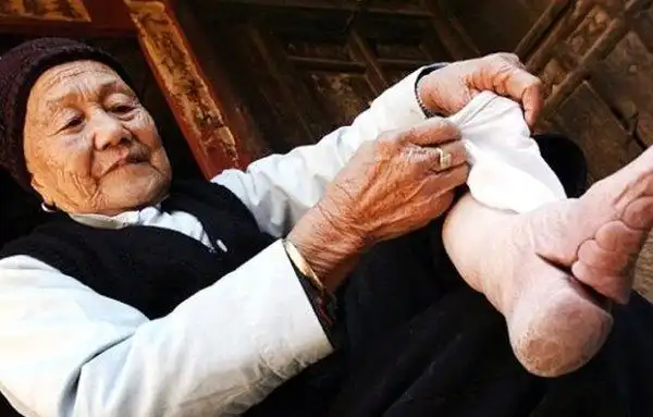 古人裹脚是为什么三寸金莲脚的10个奇怪事实