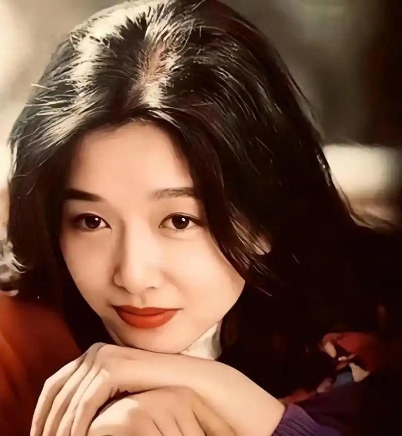 王志文,靳东都没娶到的江珊,为什么最后嫁给了平平无奇的他