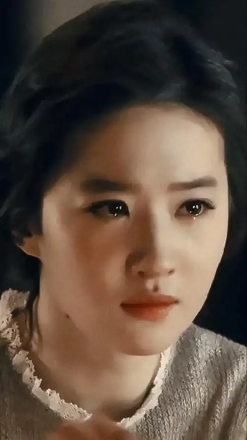 给大家看一下仙女落泪,哭起来超美的女星刘亦菲