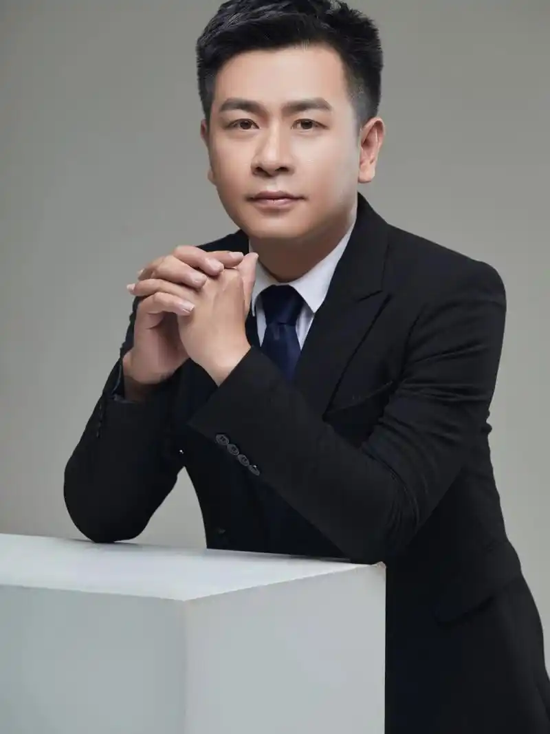 深圳职场男性形象照|职业照 职场的精英人士,一定少不了一张精致的