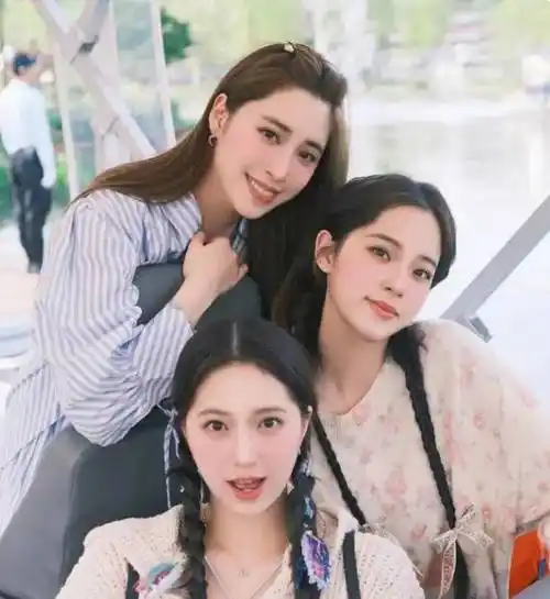 欧阳娜娜家庭新综艺引发热议