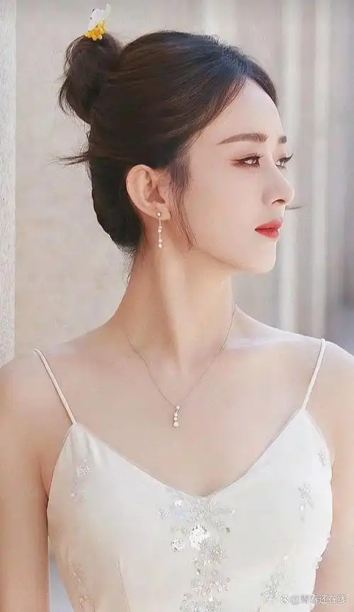 赵丽颖现身天津,生图美出了圈