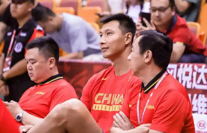 两人发挥给力,比赛中谁注意到易建联的表情|沈梓捷|王哲林|郭艾伦