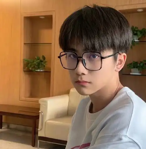 发型不迷路值得拥有#男生发型