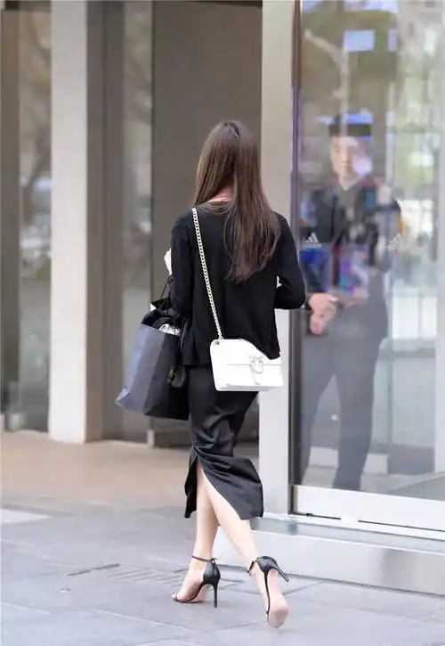 10厘米的一字带细跟鞋,增高还显气质,路人都会回头看一下_款式_高跟鞋