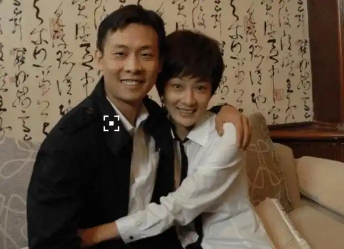 张译个人资料简介老婆(一夜成名后闪婚) - 散下步