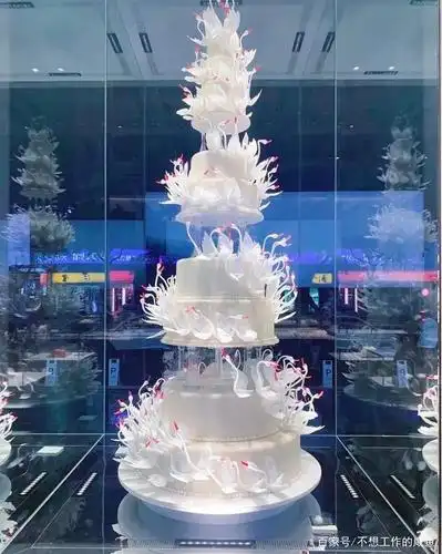 200万一个,这可能是国内最昂贵的蛋糕