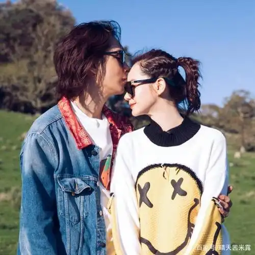 戚薇李承铉夫妇的女儿lucky十分可爱,简直就是翻版"小戚薇"