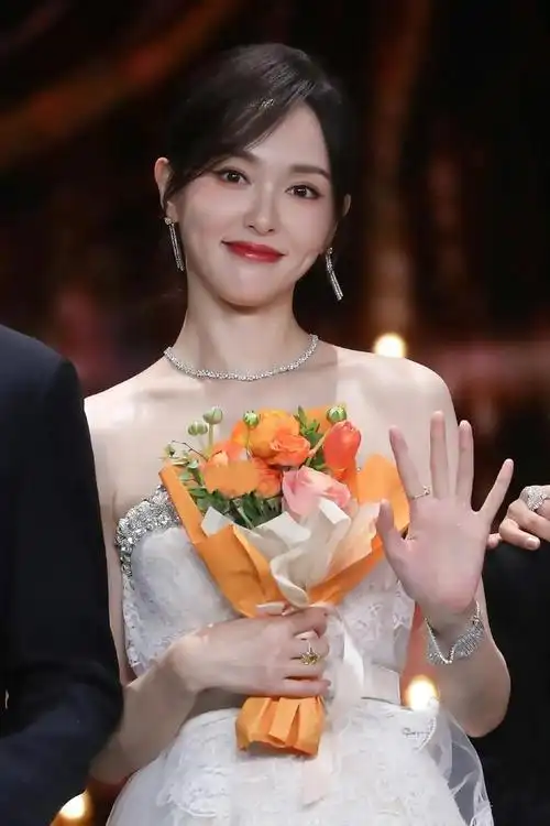 唐嫣生图太美啦