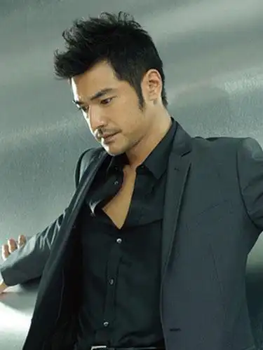 金城武大叔范发型尽显男人成熟魅力