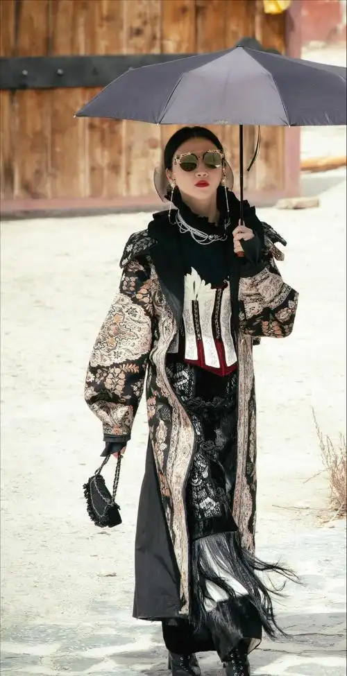 司藤把旗袍带火了剧中配细眉妆好时髦民国花魁非她莫属