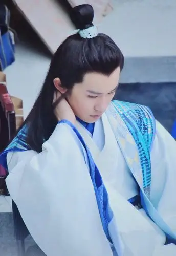 俊出新高度思美人易烊千玺古装俊俏