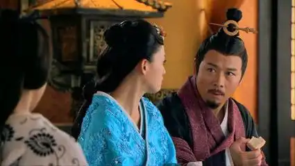 妙戈给吕乐送吃的,战王的反应让人意外,生怕乐儿受到伤害-电视剧-高清