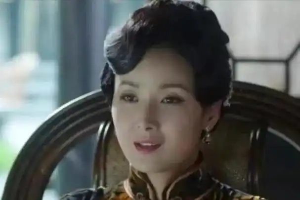 金陵往事:戏院的老板娘太抢眼,上网一查,原来她是李乃文老婆