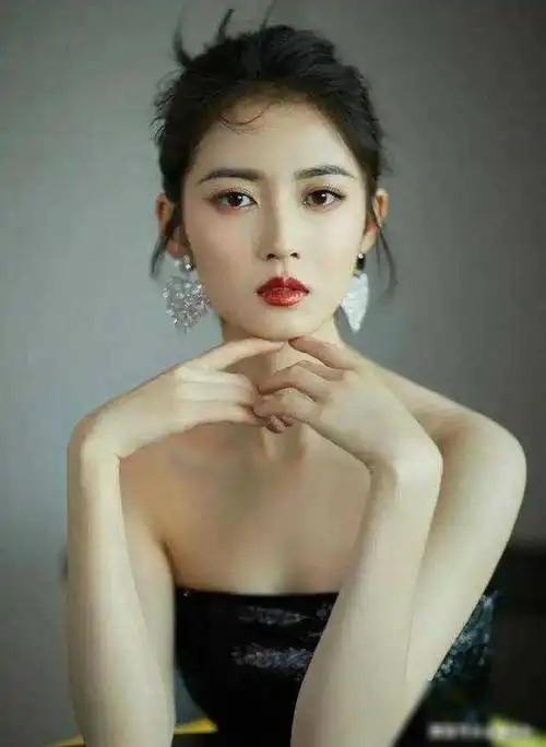 陈钰琪才是真女神这尤物身材真是顶不住啊