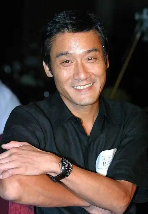 梁家辉应邀出演,周星驰电影,最后却被吓跑了_陈百祥_唐伯虎_祝枝山