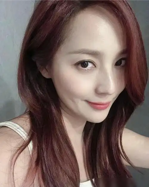 顶楼吴允熙饰演者柳真偶像时期照片曝光惊艳韩网友