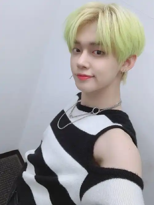 【倒猫砂】#崔然竣##崔然竣天才小猫#小宝宝旧照