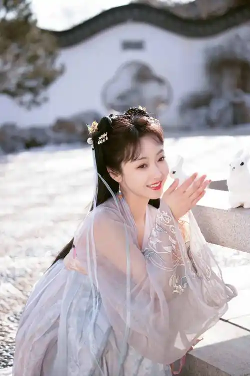 宣璐蓝色汉服仙气飘飘优雅写真_五官_一颦一笑_气质