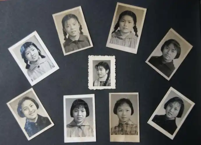 小编整理了一波70,80年代的证件照是另一种形式的写真;是略带严谨却