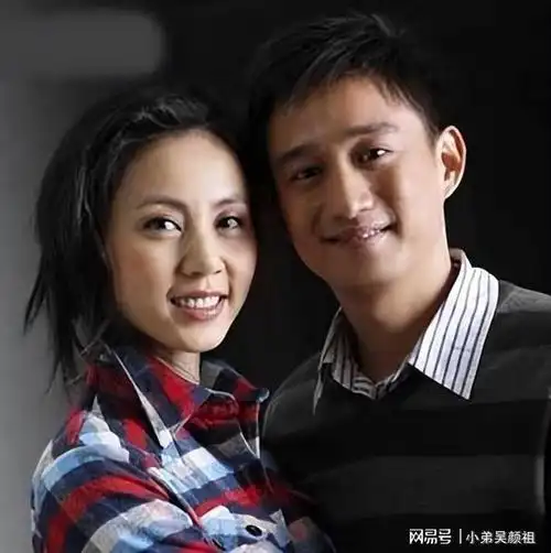 黄磊老婆孙莉最好的年纪嫁给黄磊十年生三娃一家五口真甜蜜