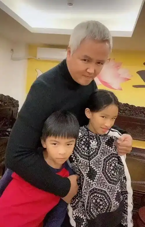 10岁女儿表演欲强表情到位,颜值被吐槽|张庭|林瑞阳|女儿_新浪新闻