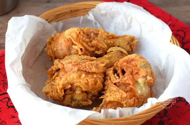 炸鸡腿起鳞片很简单,记住这7按2泡1抖,鸡腿各个香酥鲜嫩,试试