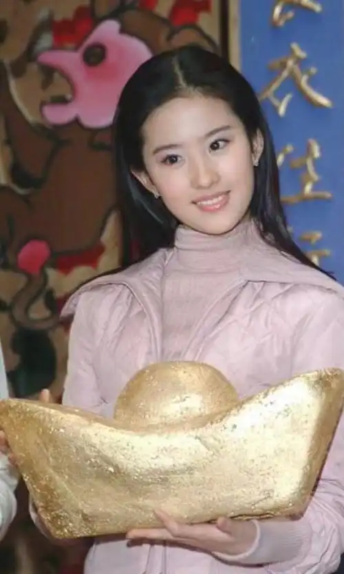 16岁刘亦菲旧照