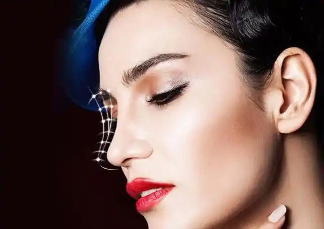 隆鼻手术后鼻子"发硬"?鼓起勇气取出来填充物,血泪教训