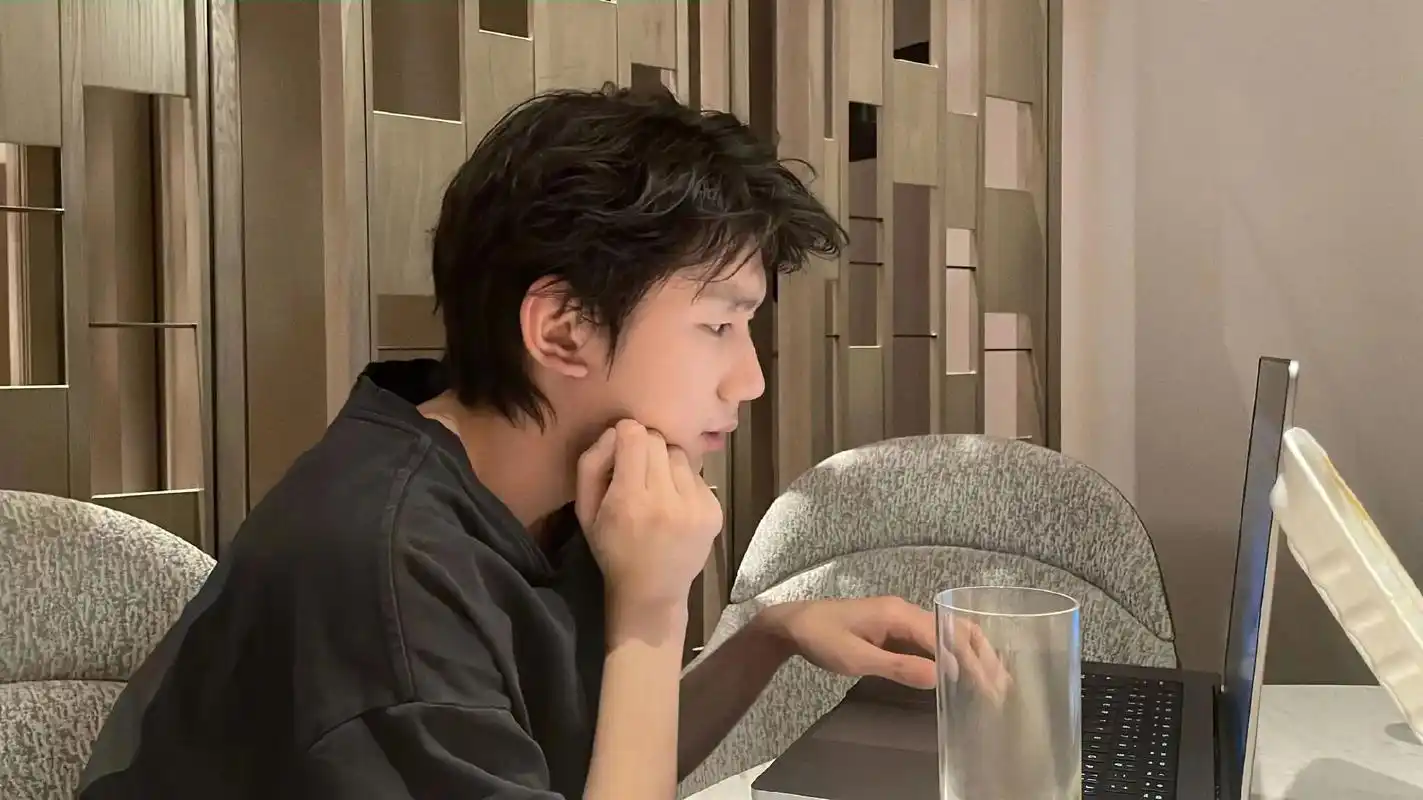 神仙王源电脑桌面.#上热门 #追星 #王源叮叮猫儿 好看壁纸 - 抖音