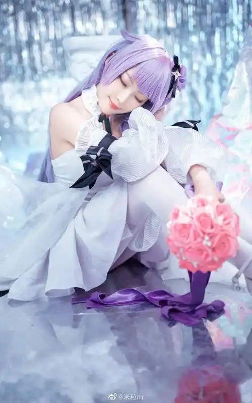 【二次元cos】白丝性感小姐姐