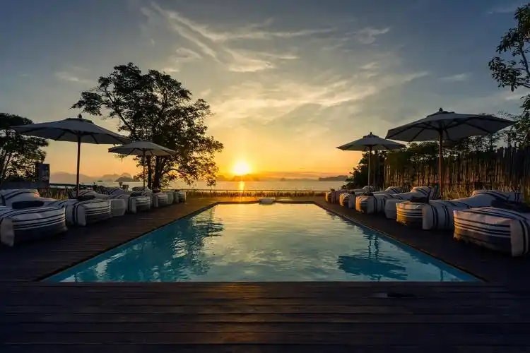 泳池别墅海景房 (pool villa sea view)