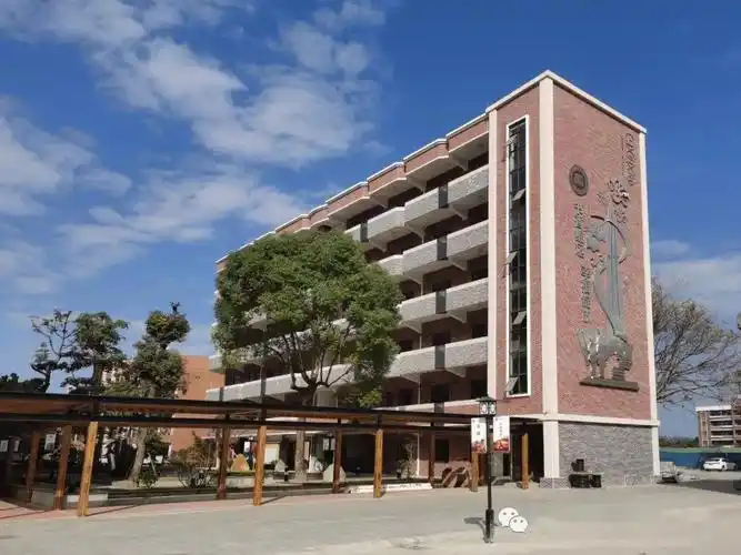 2020年广州市花都区第一中学面向社会公开招聘事业编制教师公告