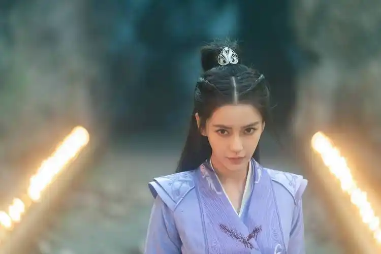 angelababy新剧《尘缘》开播 双剧同播霸屏今夏-影圈焦点新闻的专栏